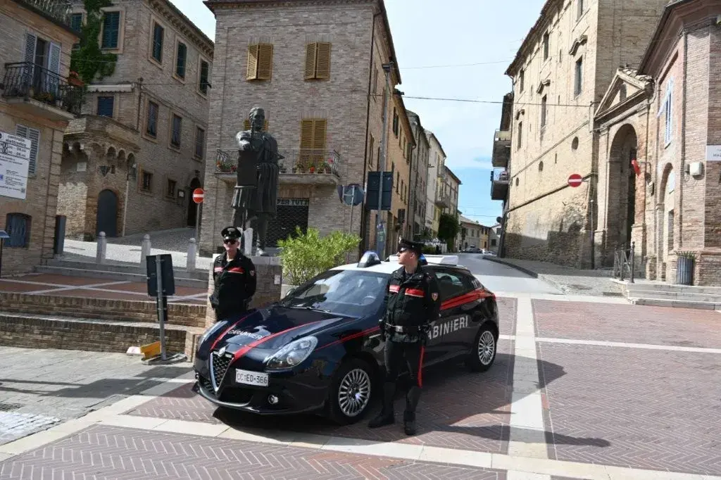 SORPRESO IN PIAZZA A FILOTTRANO, TORNA AL FRESCO IL MAGAZZINIERE DEI LOS POLLOS