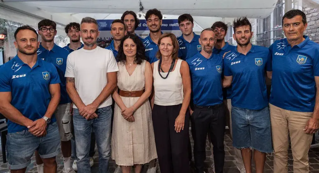 GIUNTA SPACCATA SUL CADAVERE GIALLOROSSO: TRA L'INCOMPETENZA DELLA GLORIO E I VETI DELLA ANDREONI, L'OSIMANA MUORE