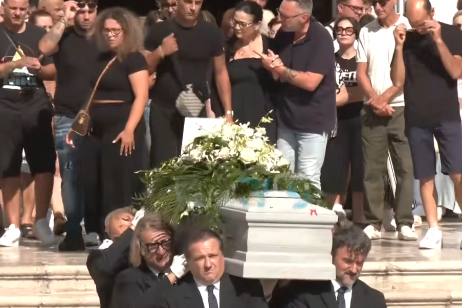 "CARA MAMMA, PROTEGGIMI ANCHE DA LASSU'...", L'ADDIO DI YOUSSEF ALLA MADRE, STRAZIATA CON 58 COLTELLATE