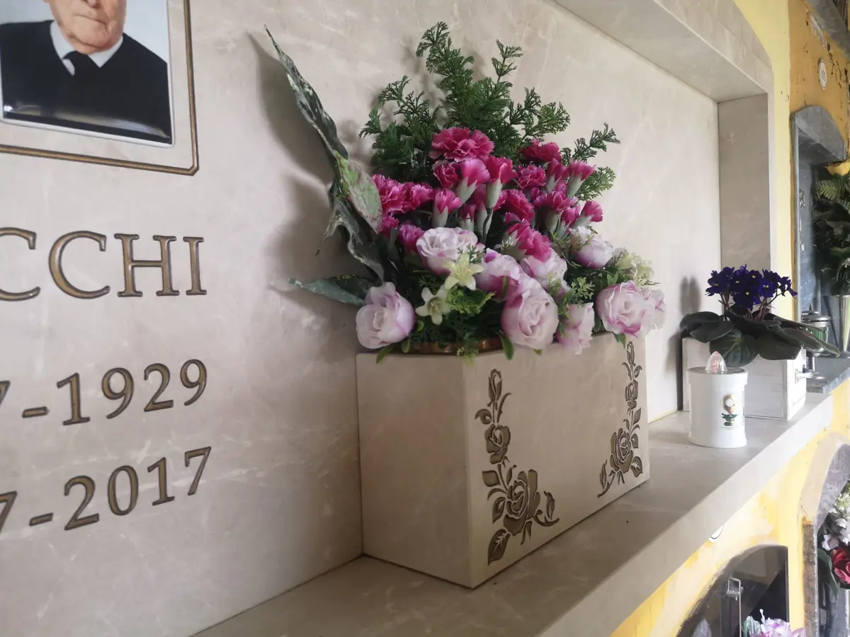RAID AL CIMITERO MAGGIORE: OLTRE 50 TOMBE DEPREDATE "DELL'ORO ROSSO", I FURTI ALLA LUCE DEL SOLE