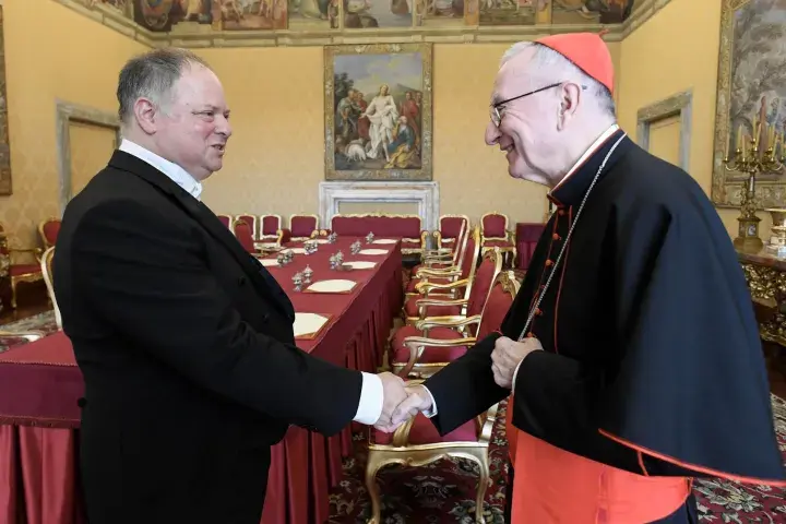 FIGURACCIA GLOBALE DI SILVETTI, IL SINDACO CHE VOLEVA IMPEDIRE LA VISITA AD ANCONA DELL'AMBASCIATORE D? ISTRAELE PRESSO IL PAPA