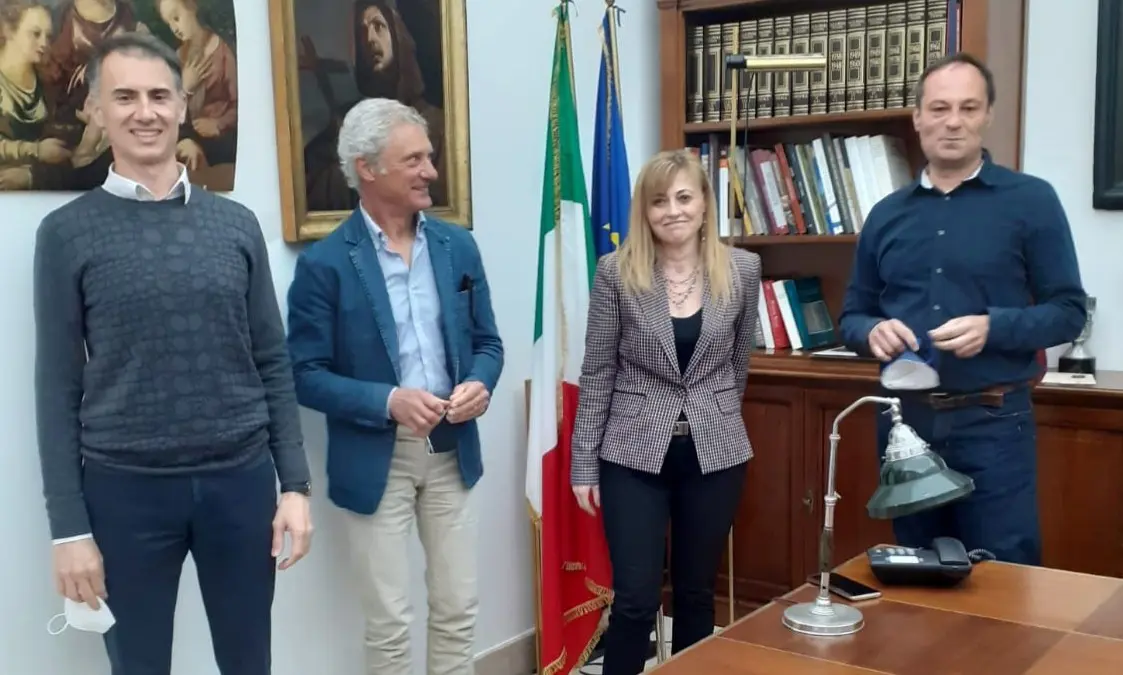 GIALLO AL CAMPANA, UNA POLTRONA PER QUATTRO: IL BANDO UFFICIO SCUOLA DIVENTA UN MISTERO, LA NOMINA UNA SPY STORY