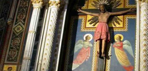 E PUGNALONI PORTÒ IN PROCESSIONE IL CRISTO LIGNEO MIRACOLOSO “HA PROTETTO OSIMO DAL VIRUS”, ANNULLATA L’USCITA DAL DUOMO!