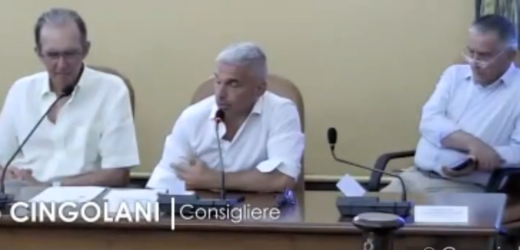 𝗙𝗥𝗢𝗡𝗧𝗜𝗡𝗜 𝗥𝗘𝗡𝗔𝗧𝗢, 𝗖𝗢𝗡𝗦𝗜𝗚𝗟𝗜𝗘𝗡𝗘 𝗖𝗢𝗠𝗨𝗡𝗔𝗟𝗘 𝗔𝗚𝗚𝗜𝗨𝗡𝗧𝗢; 𝗧𝗜𝗣𝗢 𝗕𝗔𝗥 𝗦𝗣𝗢𝗥𝗧!𝗔 𝗟𝗔𝗩𝗢𝗥𝗜 𝗖𝗢𝗥𝗦𝗢 𝗜𝗟 𝗧𝗥𝗢𝗠𝗕𝗔𝗧𝗢 𝗦𝗜 𝗔𝗖𝗖𝗢𝗠𝗢𝗗𝗔 𝗔𝗟 𝗣𝗢𝗦𝗧𝗢 𝗗𝗘𝗟 𝗖𝗢𝗡𝗧𝗘 𝗗𝗨𝗖𝗔