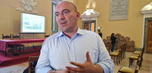 “𝗠𝗜𝗖𝗛𝗘𝗟𝗔? 𝗦𝗔𝗥𝗔’ 𝗣𝗘𝗥 𝗧𝗔𝗡𝗧𝗜 𝗢𝗦𝗜𝗠𝗔𝗡𝗜 𝗨𝗡𝗔 𝗚𝗥𝗔𝗡𝗗𝗘 𝗘 𝗣𝗜𝗔𝗖𝗘𝗩𝗢𝗟𝗘 𝗡𝗢𝗩𝗜𝗧𝗔’”𝗣𝗨𝗚𝗡𝗔𝗟𝗢𝗡𝗜 𝗘𝗡𝗗𝗢𝗥𝗦𝗘𝗠𝗘𝗡𝗧 𝗚𝗟𝗢𝗥𝗜𝗢, “𝗜𝗟 𝗠𝗜𝗢 𝗙𝗨𝗧𝗨𝗥𝗢? 𝗙𝗨𝗢𝗥𝗜 𝗗𝗔 𝗢𝗦𝗜𝗠𝗢”