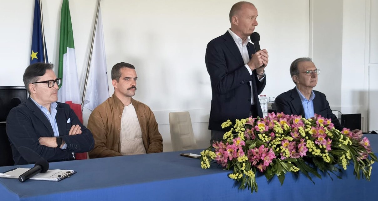 𝗣𝗜𝗥𝗔𝗡𝗜 𝗦𝗣𝗥𝗨𝗭𝗭𝗔 𝗡𝗨𝗢𝗩𝗢 𝗢𝗗𝗜𝗢: “𝗟𝗔𝗧𝗜𝗡𝗜 𝗘 𝗜 𝗦𝗨𝗢𝗜 𝗡𝗢𝗡 𝗧𝗢𝗥𝗡𝗘𝗥𝗔𝗡𝗡𝗢 𝗣𝗜𝗨’”𝗟’𝗘𝗫 𝗦𝗜𝗡𝗗𝗔𝗖𝗢, 𝗔𝗡𝗭𝗜𝗖𝗛𝗘’ 𝗔𝗧𝗧𝗔𝗖𝗖𝗔𝗥𝗘 𝗚𝗟𝗢𝗥𝗜𝗢, 𝗗𝗜𝗟𝗘𝗚𝗚𝗜𝗔 𝗜 𝗦𝗨𝗢𝗜 𝗘𝗟𝗘𝗧𝗧𝗢𝗥𝗜