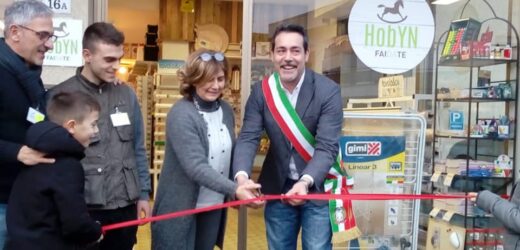 𝗠𝗔𝗡𝗨𝗘𝗟𝗔 𝗖𝗜𝗡𝗚𝗢𝗟𝗔𝗡𝗜 𝗡𝗢𝗡 𝗦𝗨𝗣𝗘𝗥𝗔 𝗟𝗔 𝗖𝗛𝗢𝗖, 𝗛𝗢𝗕𝗬𝗡 𝗩𝗘𝗥𝗦𝗢 𝗟𝗔 𝗖𝗛𝗜𝗨𝗦𝗨𝗥𝗔𝗟𝗔 𝗗𝗢𝗡𝗡𝗔 𝗦𝗨𝗕𝗜’ 𝗨𝗡𝗔 𝗥𝗔𝗣𝗜𝗡𝗔, 𝗗𝗜 𝗚𝗜𝗢𝗥𝗡𝗢, 𝗗𝗔 𝟮 𝗕𝗔𝗕𝗬 𝗧𝗔𝗠𝗔𝗥𝗥𝗜 𝗧𝗨𝗡𝗜𝗦𝗜𝗡𝗜