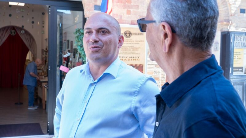 𝗥𝗘𝗚𝗜𝗢𝗡𝗘 𝗣𝗢𝗦𝗦𝗜𝗕𝗜𝗟𝗘, 𝗔𝗡𝗭𝗜 𝗠𝗔𝗜 𝗖𝗢𝗦𝗜’ 𝗩𝗜𝗖𝗜𝗡𝗔: “𝗢𝗦𝗜𝗠𝗔𝗡𝗜 𝗖𝗢𝗡𝗧𝗢 𝗦𝗨 𝗩𝗢𝗜!”𝗣𝗨𝗚𝗡𝗔𝗟𝗢𝗡𝗜 𝗦𝗖𝗢𝗣𝗥𝗘 𝗟𝗘 𝗖𝗔𝗥𝗧𝗘: “𝗘𝗟𝗘𝗭𝗜𝗢𝗡𝗘 𝗙𝗔𝗧𝗧𝗜𝗕𝗜𝗟𝗘 𝗜𝗡 𝗤𝗨𝗔𝗟𝗨𝗡𝗤𝗨𝗘 𝗖𝗔𝗦𝗢”