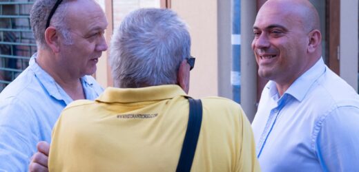 𝗚𝗥𝗔𝗡 𝗧𝗢𝗨𝗥 𝗩𝗔𝗟 𝗠𝗨𝗦𝗢𝗡𝗘, 𝗖𝗢𝗠𝗣𝗥𝗘𝗡𝗦𝗢𝗥𝗜𝗢 𝗖𝗔𝗡𝗗𝗜𝗗𝗔 𝗣𝗨𝗚𝗡𝗔𝗟𝗢𝗡𝗜 𝗦𝗜𝗡𝗗𝗔𝗖𝗢𝟭𝟬𝟬.𝟬𝟬𝟬 𝗔𝗕𝗜𝗧𝗔𝗡𝗧𝗜 𝗗𝗔 𝗥𝗔𝗣𝗣𝗥𝗘𝗦𝗘𝗡𝗧𝗔𝗥𝗘, 𝗦𝗣𝗔𝗥𝗦𝗜 𝗜𝗡 𝗨𝗡𝗔 𝗗𝗢𝗭𝗭𝗜𝗡𝗔 𝗖𝗢𝗠𝗨𝗡𝗜