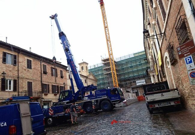 𝗦𝗧𝗔𝗟𝗟𝗢 𝗖𝗔𝗡𝗧𝗜𝗘𝗥𝗘 𝗖𝗔𝗠𝗣𝗔𝗡𝗔, 𝗟𝗔 𝗚𝗟𝗢𝗥𝗜𝗢 𝗢𝗥𝗗𝗜𝗡𝗔 𝗟𝗢 𝗦𝗚𝗢𝗠𝗕𝗘𝗥𝗢 𝗗𝗘𝗟𝗟𝗔 𝗚𝗥𝗨!𝗜𝗡 𝗚𝗥𝗔𝗩𝗘 𝗥𝗜𝗧𝗔𝗥𝗗𝗢, 𝗜𝗟 𝗖𝗢𝗠𝗨𝗡𝗘 𝗕𝗔𝗧𝗧𝗘 𝗨𝗡 𝗖𝗢𝗟𝗣𝗢 𝗦𝗨𝗟𝗟𝗔 𝗦𝗧𝗔𝗦𝗜 𝗗𝗘𝗜 𝗟𝗔𝗩𝗢𝗥𝗜