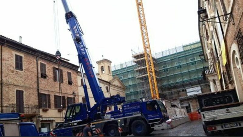 𝗦𝗧𝗔𝗟𝗟𝗢 𝗖𝗔𝗡𝗧𝗜𝗘𝗥𝗘 𝗖𝗔𝗠𝗣𝗔𝗡𝗔, 𝗚𝗟𝗢𝗥𝗜𝗢 𝗢𝗥𝗗𝗜𝗡𝗔 𝗟𝗢 𝗦𝗚𝗢𝗠𝗕𝗘𝗥𝗢 𝗗𝗘𝗟𝗟𝗔 𝗚𝗥𝗨!𝗜𝗡 𝗚𝗥𝗔𝗩𝗘 𝗥𝗜𝗧𝗔𝗥𝗗𝗢, 𝗜𝗟 𝗖𝗢𝗠𝗨𝗡𝗘 𝗕𝗔𝗧𝗧𝗘 𝗨𝗡 𝗖𝗢𝗟𝗣𝗢 𝗦𝗨𝗟𝗟𝗔 𝗦𝗧𝗔𝗦𝗜 𝗗𝗘𝗜 𝗟𝗔𝗩𝗢𝗥𝗜