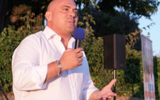 𝗣𝗗 𝗘 𝗙𝗗𝗜 𝗦𝗜 𝗦𝗧𝗥𝗜𝗡𝗚𝗢𝗡𝗢 𝗟𝗔 𝗠𝗔𝗡𝗢, 𝗡𝗢𝗡 𝗩𝗢𝗧𝗔𝗧𝗜 𝗜 𝗖𝗔𝗡𝗗𝗜𝗗𝗔𝗧𝗜 𝗢𝗦𝗜𝗠𝗔𝗡𝗜!𝗦𝗢𝗟𝗢 𝟲.𝟬𝟱𝟲 𝗜 𝗖𝗜𝗧𝗧𝗔𝗗𝗜𝗡𝗜 𝗔𝗟𝗟𝗘 𝗨𝗥𝗡𝗘, 𝟮 𝗦𝗨 𝟯 𝗛𝗔𝗡𝗡𝗢 𝗣𝗥𝗘𝗙𝗘𝗥𝗜𝗧𝗢 𝗔𝗡𝗖𝗢𝗡𝗔!