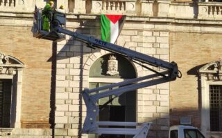 𝗩𝗜𝗘𝗧𝗔𝗧𝗢 𝗜𝗟 𝗩𝗘𝗦𝗦𝗜𝗟𝗟𝗢 𝗣𝗥𝗢 𝗣𝗔𝗟, 𝗢𝗨𝗧 𝗣𝗨𝗥𝗘 𝗜𝗟 𝗧𝗥𝗜𝗖𝗢𝗟𝗢𝗥𝗘 𝗡𝗢𝗡 𝗗𝗜𝗦𝗣𝗜𝗘𝗚𝗔𝗧𝗢!𝗖𝗔𝗨𝗦𝗔 𝗙𝗜𝗡𝗘𝗦𝗧𝗥𝗢𝗡𝗘 𝗧𝗘𝗥𝗥𝗘𝗠𝗢𝗧𝗔𝗧𝗢 𝗕𝗔𝗡𝗗𝗜𝗘𝗥𝗘 𝗩𝗘𝗡𝗚𝗢𝗡𝗢 𝗘𝗦𝗣𝗢𝗦𝗧𝗘 𝗟𝗘𝗚𝗔𝗧𝗘