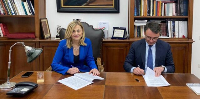 𝗚𝗥𝗨 𝗡𝗘𝗟 𝗖𝗔𝗡𝗧𝗜𝗘𝗥𝗘 𝗗𝗜 𝗣𝗜𝗔𝗭𝗭𝗔 𝗗𝗔𝗡𝗧𝗘, 𝗦𝗖𝗔𝗗𝗨𝗧𝗢 𝗟’𝗨𝗟𝗧𝗜𝗠𝗔𝗧𝗨𝗠 𝗦𝗜𝗡𝗗𝗔𝗖𝗔𝗟𝗘𝗜𝗠𝗣𝗥𝗘𝗦𝗔 𝗠𝗘𝗦𝗦𝗔 𝗔𝗟𝗟𝗔 𝗣𝗢𝗥𝗧𝗔 𝗔𝗡𝗖𝗛𝗘 𝗩𝗢𝗚𝗛𝗘𝗥𝗔 𝗣𝗘𝗥 𝗚𝗥𝗔𝗩𝗘 𝗜𝗡𝗔𝗗𝗘𝗠𝗣𝗜𝗘𝗡𝗭𝗔