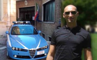 𝗙𝗔𝗟𝗦𝗜 𝗚𝗥𝗘𝗘𝗡 𝗣𝗔𝗦𝗦, 𝗣𝗘𝗥 𝗟’𝗔𝗚𝗘𝗡𝗧𝗘 𝗔𝗡𝗧𝗜𝗖𝗥𝗜𝗠𝗜𝗡𝗘 𝗣𝗔𝗧𝗧𝗘𝗚𝗚𝗜𝗢 𝗔 𝟭𝟴 𝗠𝗘𝗦𝗜𝗩𝗔𝗖𝗖𝗜𝗡𝗜, 𝗜𝗟 𝗩𝗜𝗖𝗘 𝗜𝗦𝗣𝗘𝗧𝗧𝗢𝗥𝗘 𝗟𝗘𝗢𝗡𝗔𝗥𝗗𝗢 𝗗𝗘𝗟𝗟𝗔 𝗠𝗢𝗥𝗔 𝗔 𝗥𝗜𝗦𝗖𝗛𝗜𝗢 𝗗𝗜𝗩𝗜𝗦𝗔?