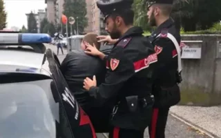 𝗖𝗢𝗡𝗗𝗔𝗡𝗡𝗔𝗧𝗜 𝗠𝗔 𝗟𝗜𝗕𝗘𝗥𝗜 𝗧𝗥𝗘 𝗘𝗫𝗧𝗥𝗔𝗖𝗢𝗠𝗨𝗡𝗜𝗧𝗔𝗥𝗜 𝗗𝗘𝗗𝗜𝗧𝗜 𝗔𝗜 𝗙𝗨𝗥𝗧𝗜 𝗜𝗡 𝗖𝗔𝗦𝗔𝐑𝐔𝐁𝐀𝐑𝐎𝐍𝐎 𝐀𝐂𝐂𝐄𝐍𝐃𝐈𝐍𝐎 𝐃𝐔𝐏𝐎𝐍𝐓 𝐃’𝐎𝐑𝐎 𝐁𝐀𝐑𝐌𝐀𝐍 𝐌𝐀𝐒𝐒𝐈𝐌𝐎 𝐆𝐈𝐎𝐀𝐂𝐂𝐇𝐈𝐍𝐈