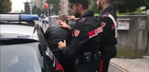 𝗖𝗢𝗡𝗗𝗔𝗡𝗡𝗔𝗧𝗜 𝗠𝗔 𝗟𝗜𝗕𝗘𝗥𝗜 𝗧𝗥𝗘 𝗘𝗫𝗧𝗥𝗔𝗖𝗢𝗠𝗨𝗡𝗜𝗧𝗔𝗥𝗜 𝗗𝗘𝗗𝗜𝗧𝗜 𝗔𝗜 𝗙𝗨𝗥𝗧𝗜 𝗜𝗡 𝗖𝗔𝗦𝗔𝐑𝐔𝐁𝐀𝐑𝐎𝐍𝐎 𝐀𝐂𝐂𝐄𝐍𝐃𝐈𝐍𝐎 𝐃𝐔𝐏𝐎𝐍𝐓 𝐃’𝐎𝐑𝐎 𝐁𝐀𝐑𝐌𝐀𝐍 𝐌𝐀𝐒𝐒𝐈𝐌𝐎 𝐆𝐈𝐎𝐀𝐂𝐂𝐇𝐈𝐍𝐈