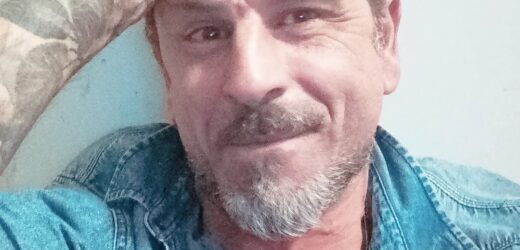 𝗙𝗢𝗟𝗟𝗘 𝗗𝗜 𝗚𝗘𝗟𝗢𝗦𝗜𝗔 𝗜𝗡𝗦𝗘𝗚𝗨𝗘 𝗟𝗔 𝗖𝗢𝗠𝗣𝗔𝗚𝗡𝗔 𝗙𝗜𝗡𝗢 𝗔 𝗣𝗔𝗟𝗠𝗔 𝗗𝗜 𝗠𝗔𝗜𝗢𝗥𝗖𝗔!𝗘 𝗗𝗜 𝗥𝗜𝗧𝗢𝗥𝗡𝗢 𝗔 𝗢𝗦𝗜𝗠𝗢 𝗣𝗘𝗡𝗘𝗧𝗥𝗔 𝗜𝗡 𝗖𝗔𝗦𝗔 𝗗𝗜 𝗟𝗘𝗜 𝗔𝗥𝗠𝗔𝗧𝗢 𝗗𝗜 𝗔𝗦𝗖𝗜𝗔…