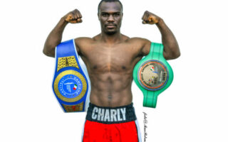 𝗔𝗣𝗢𝗟𝗟𝗜𝗡𝗢, 𝗗𝗢𝗣𝗢 𝗕𝗘𝗙𝗙𝗔 𝗔𝗡𝗖𝗛𝗘 𝗟𝗔 𝗣𝗢𝗥𝗖𝗔𝗧𝗔: “𝗖𝗛𝗔𝗥𝗟𝗬 𝗡𝗢𝗡 𝗘’ 𝗢𝗦𝗜𝗠𝗔𝗡𝗢”𝗙𝗔𝗟𝗦𝗔 𝗦𝗣𝗜𝗘𝗚𝗔𝗭𝗜𝗢𝗡𝗘 𝗘’ 𝗦𝗧𝗔𝗧𝗔 𝗙𝗔𝗧𝗧𝗔 𝗚𝗜𝗥𝗔𝗥𝗘 𝗔 𝗧𝗘𝗔𝗧𝗥𝗢, 𝗜𝗡 𝗩𝗜𝗔 𝗜𝗡𝗙𝗢𝗥𝗠𝗔𝗟𝗘