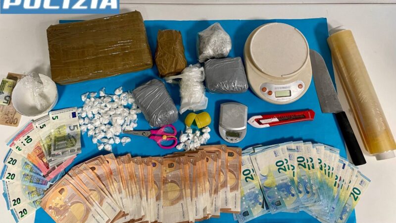 𝗡𝗢𝗡 𝗚𝗥𝗔𝗠𝗠𝗜 𝗠𝗔 𝗖𝗢𝗖𝗔 𝗔 𝗖𝗛𝗜𝗟𝗜, 𝗟𝗔 𝗦𝗤𝗨𝗔𝗗𝗥𝗔 𝗠𝗢𝗕𝗜𝗟𝗘 𝗦𝗧𝗥𝗢𝗡𝗖𝗔 𝗧𝗥𝗔𝗙𝗙𝗜𝗖𝗢<br>𝗡𝗔𝗦𝗖𝗢𝗡𝗗𝗘𝗩𝗔 𝗢𝗟𝗧𝗥𝗘 𝟮 𝗞𝗚. 𝗗𝗜 𝗗𝗥𝗢𝗚𝗔, 𝗠𝗔𝗡𝗘𝗧𝗧𝗘 𝗔𝗟 𝗖𝗜𝗠𝗜𝗧𝗘𝗥𝗢 𝗗𝗘𝗟 𝗣𝗜𝗡𝗢𝗖𝗖𝗛𝗜𝗢