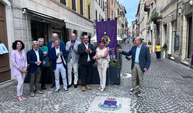 𝗗𝗢𝗣𝗢 𝗗𝗨𝗘 𝗔𝗡𝗡𝗜 𝗘 𝗠𝗘𝗭𝗭𝗢 𝗙𝗜𝗡𝗔𝗟𝗠𝗘𝗡𝗧𝗘 𝗥𝗜𝗠𝗢𝗦𝗦𝗢 𝗗𝗔𝗟 𝗖𝗢𝗥𝗦𝗢 𝗦𝗧𝗘𝗠𝗠𝗔 𝗕𝗜𝗦𝗩𝗜𝗔 𝗜𝗟 𝗩𝗘𝗖𝗖𝗛𝗜𝗢 𝗟𝗢𝗚𝗢 𝗔𝗠𝗠𝗔𝗟𝗢𝗥𝗔𝗧𝗢, 𝗣𝗢𝗦𝗧𝗢 𝗜𝗡 𝗠𝗔𝗥𝗠𝗢 𝗗𝗔 𝗦𝗜𝗠𝗢𝗡𝗖𝗜𝗡𝗜