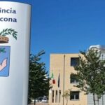 -𝟭.𝟮𝟵𝟵 𝗩𝗢𝗧𝗜 𝗣𝗢𝗡𝗗𝗘𝗥𝗔𝗧𝗜, 𝗟𝗔 𝗗𝗘𝗦𝗧𝗥𝗔 𝗠𝗔𝗜 𝗖𝗢𝗦𝗜’ 𝗩𝗜𝗖𝗜𝗡𝗔 𝗔𝗟𝗟𝗔 𝗣𝗥𝗢𝗩𝗜𝗡𝗖𝗜𝗔𝗦𝗜𝗡𝗜𝗦𝗧𝗥𝗔 𝗘’ 𝗔𝗡𝗖𝗢𝗥𝗔 𝗜𝗡 𝗩𝗔𝗡𝗧𝗔𝗚𝗚𝗜𝗢 𝗠𝗔 𝗔𝗣𝗣𝗘𝗡𝗔 𝗣𝗘𝗥 𝗨𝗡 𝗣𝗔𝗜𝗢 𝗗𝗜 𝗩𝗢𝗧𝗜